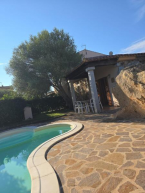 Bellissima villa piscina 8 pax 1500 mt dal mare FMP-CAT01-PI